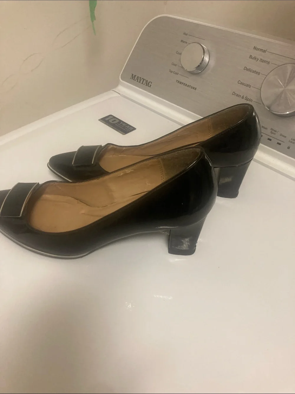 Andrew Geller Black Patent Pointed-Toe Heels